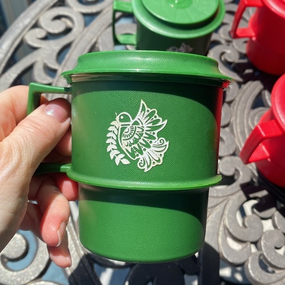 Tupperware - Vintage Cups Mugs Lids Set of 4 Red and green 1312-8 1312-7 - Picture 5 of 17